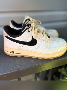 Nike Women's Air Force 1 '07 LX "Command Force